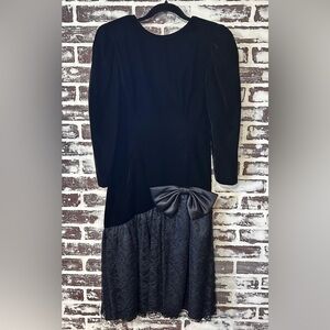 Vintage Samantha Black Velvet & Lace Dress Size 12P USA